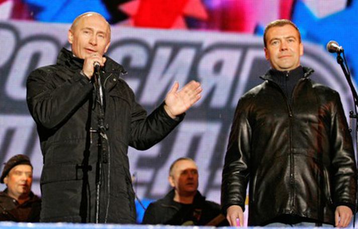Dímítrí Medvedev er hér ásamt Vladímír Pútín.