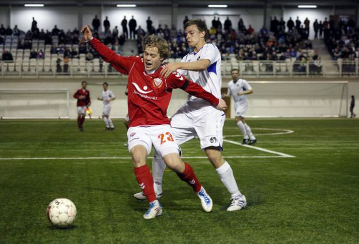 Andri Fannar Stefánsson og Andrés Már Jóhannesson í baráttunni í kvöld.