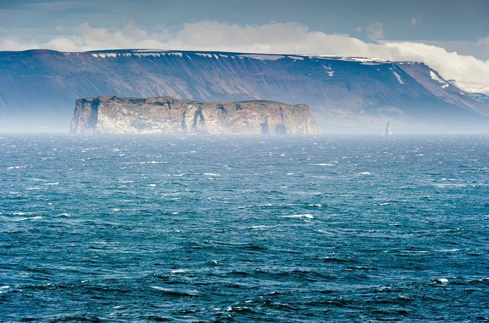 Hafsólin lenti í vanda við Drangey í Skagafirði.