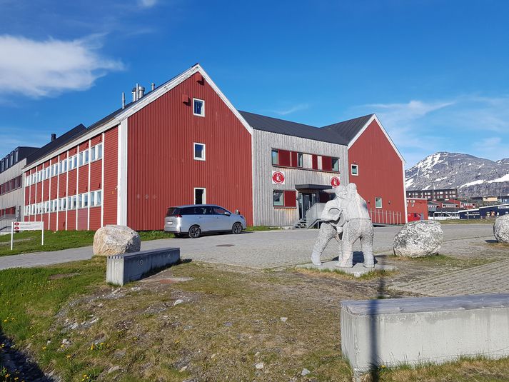 Héraðsdómurinn í Sermersooq í Nuuk þar sem mennirnir voru dæmdir.