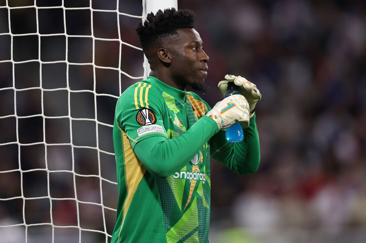 André Onana átti sök á báðum mörkunum sem Manchester United fékk á sig gegn Lyon á fimmtudaginn.