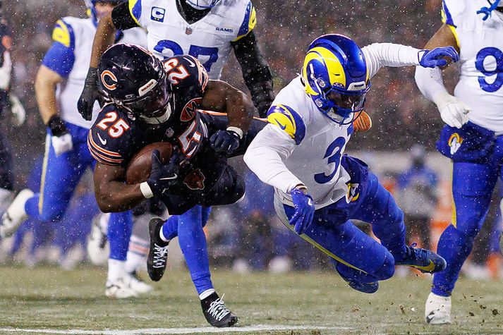 Þrátt fyrir hjálma og hlífðarbúnað eru höfuðmeiðsli þrálát í NFL deildinni.