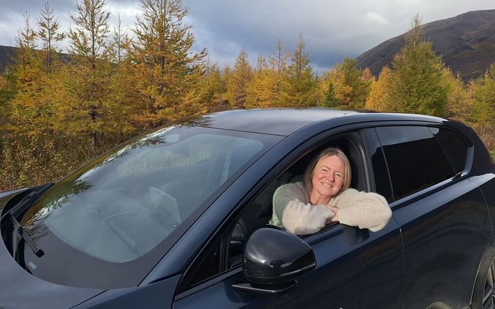 Volvo EX60 kom vel út í reynsluakstri í suðrænni sól. Hvernig reynist hann í hráslagalegum íslenskum veruleika?