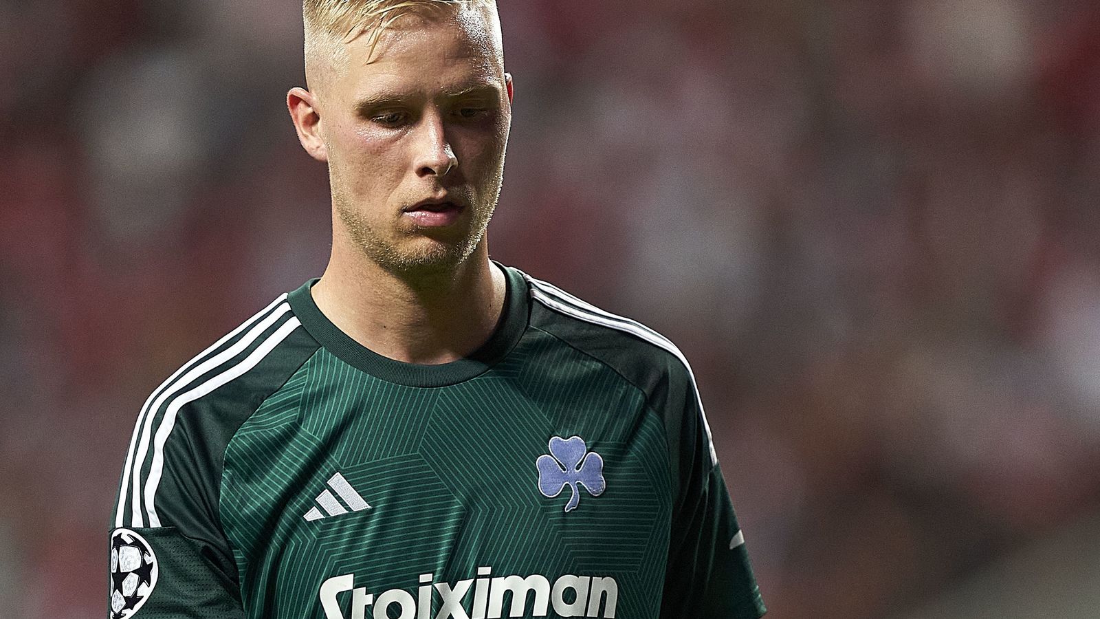 Hörður Björg­vin fiskaði rautt en féll úr leik í bikarnum