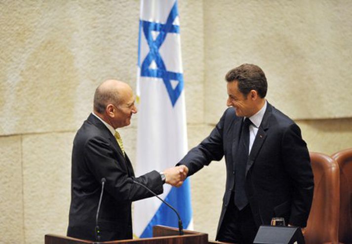 Olmert og Sarkozy sjást hér á ísraelska þinginu í gær.