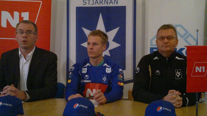 Gunnar Örn á blaðamannafundinum í dag.
