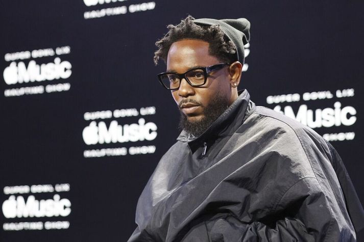 Kendrick Lamar og lag hans Luther er ekki lengur í hópi efstu fjörutíu lagananna á Billboard-listanum. 