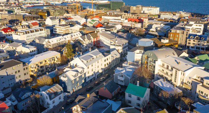 Bílnum var lagt á gjaldsvæði P1 í miðborginni í um fimmtán mínútur. 