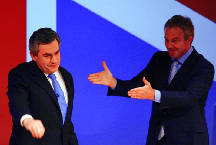 Tony Blair kynnir arftaka sinn til leiks í Manchester í dag.