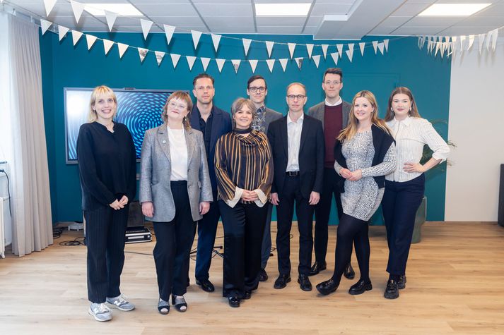 Starfsfólk Tónlistarmiðstöðvar: Anna Rut Bjarnadóttir, Signý Leifsdóttir, Leifur Björnsson, María Rut Reynisdóttir, Ólafur Dan Snorrason, Egill Gunnarsson, Finnur Karlsson, Hrefna Helgadóttir og Helena Sif Gunnarsdóttir. Á myndina vantar Sigtrygg Baldursson sem var erlendis.