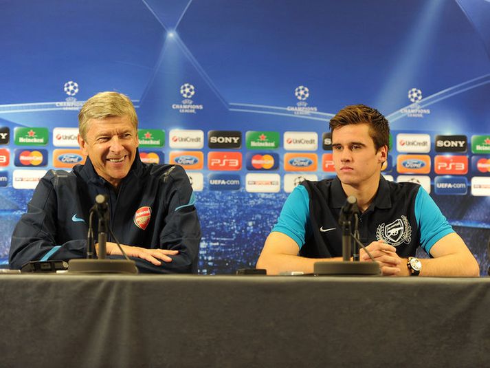 Arsene Wenger og Carl Jenkinson.
