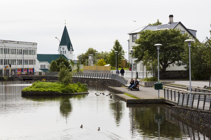 Áætluð verklok yrðu á næsta ári. 