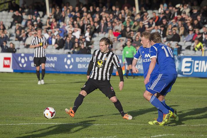 Óskar Örn Hauksson fer líklega beint í byrjunarlið KR gegn FH en hann er nýkominn heim eftir vetrardvöl hjá FC Edmonton.