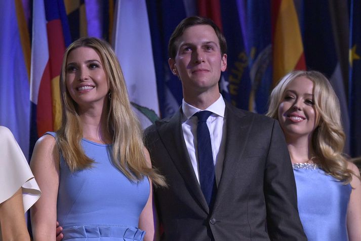 Jared Kushner, ásamt eiginkonu sinni Ivönku og Tiffany Trump.