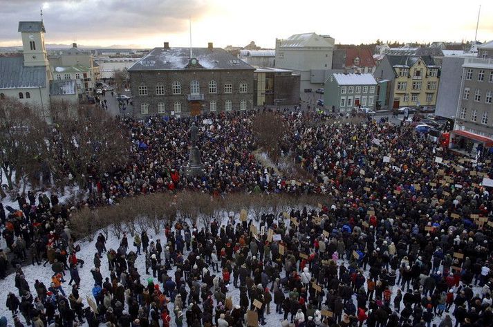 Frá mótmælum á Austurvelli í nóvember 2008 þar sem þúsundir komu saman.