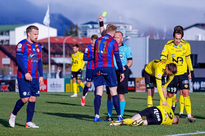 Leiknir valtaði yfir ÍA 1-5