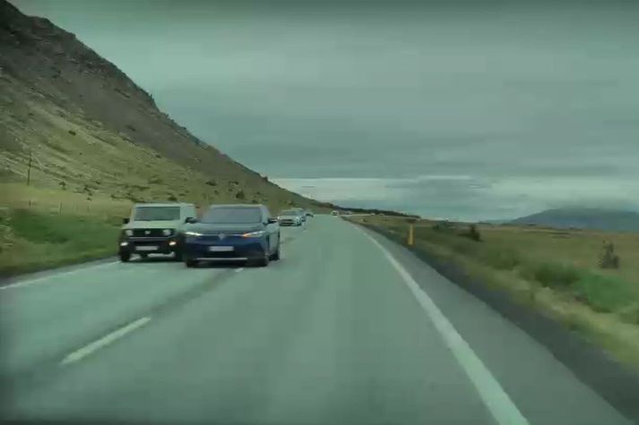 Litlu mátti muna að harður árekstur hefði orðið.