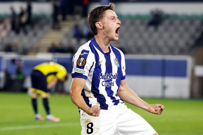 Benat Turrientes fagnar markinu sínu fyrir Real Sociedad í Belgíu í kvöld.
