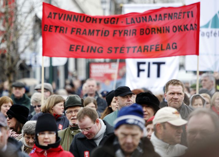 Alþjóðasamtök verkalýðsfélaga segja máttugt afl vinna að því að þurrka út þær reglur sem gilda fyrir alla.