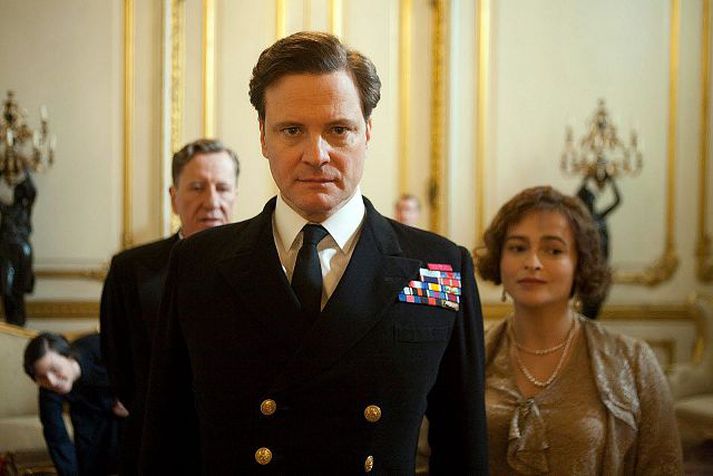 Lítil spenna Að mati Thariqs Khan, kvikmyndaspekúlants Fox-fréttastofunnar, ríkir lítil spenna í helstu flokkum Óskarsins. Colin Firth og Natalie Portman fara heim með styttuna góðu, og það sama gerir Christian Bale. The King‘s Speech verður valin kvikmynd ársins og Khan hallast að því að Melissa Leo hljóti gullhúðaða karlinn sem besta leikkona í aukahlutverki.