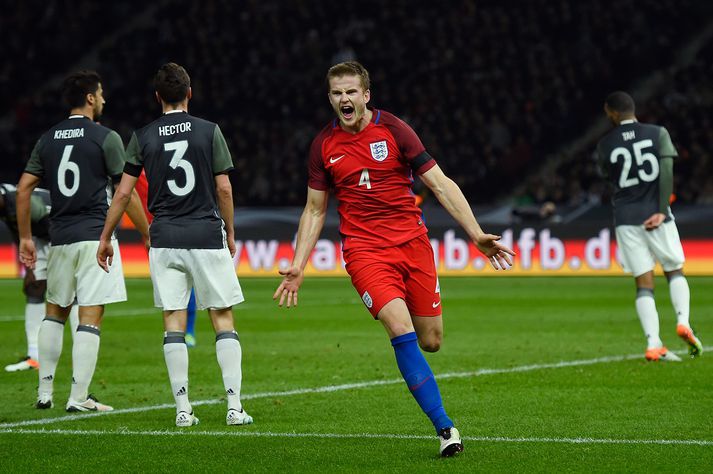 Eric Dier fagnar sigurmarkinu sem hann skoraði gegn Þjóðverjum.