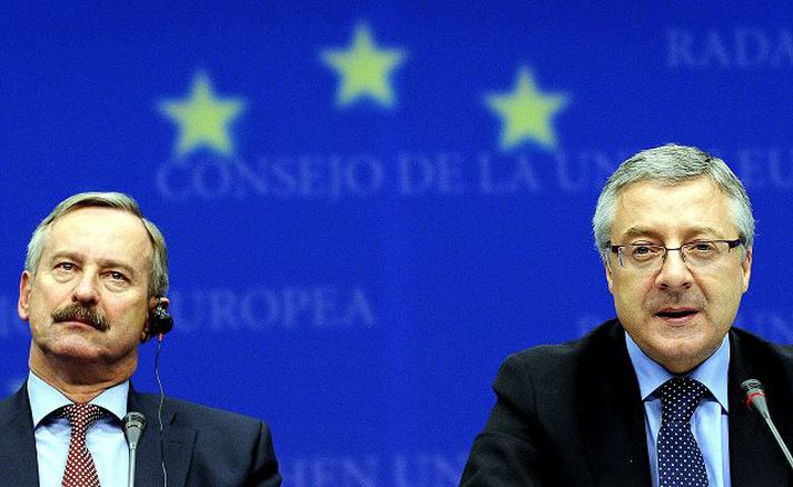 Á fundinum í Brussel. Sim Kallas, samgöngustjóri Evrópusambandsins, ásamt Jose Blanco Lopez, samgönguráðherra Spánar.nordicphotos/AFP