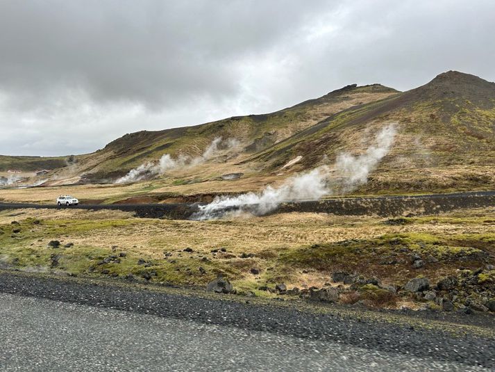 Aukin jarðhitavirkni hefur mælst í Hveradalabrekku síðustu daga.