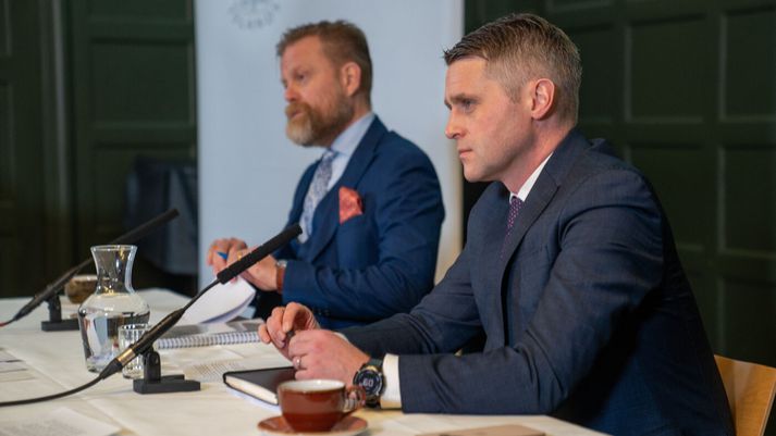 Ásgeir Jónsson og Tómas Brynjólfsson munu sitja fundinn ásamt Hauki C. Benediktssyni.