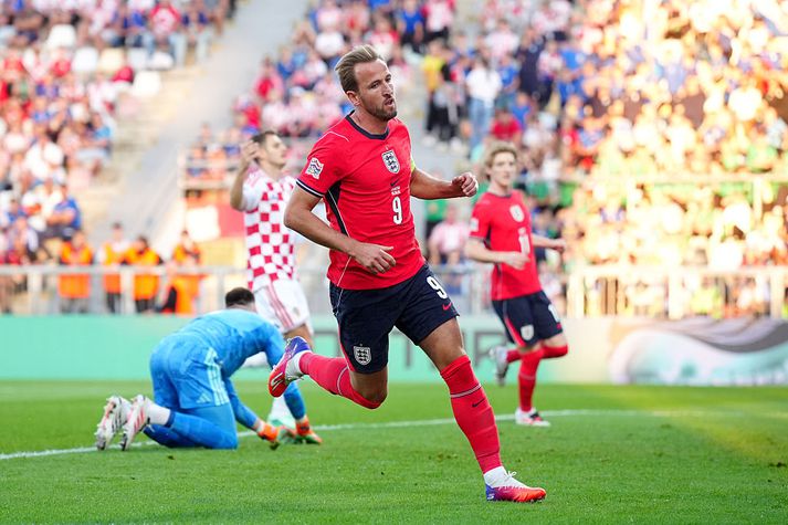 Harry Kane er hér nýbúinn að skora fyrsta mark leiksins.