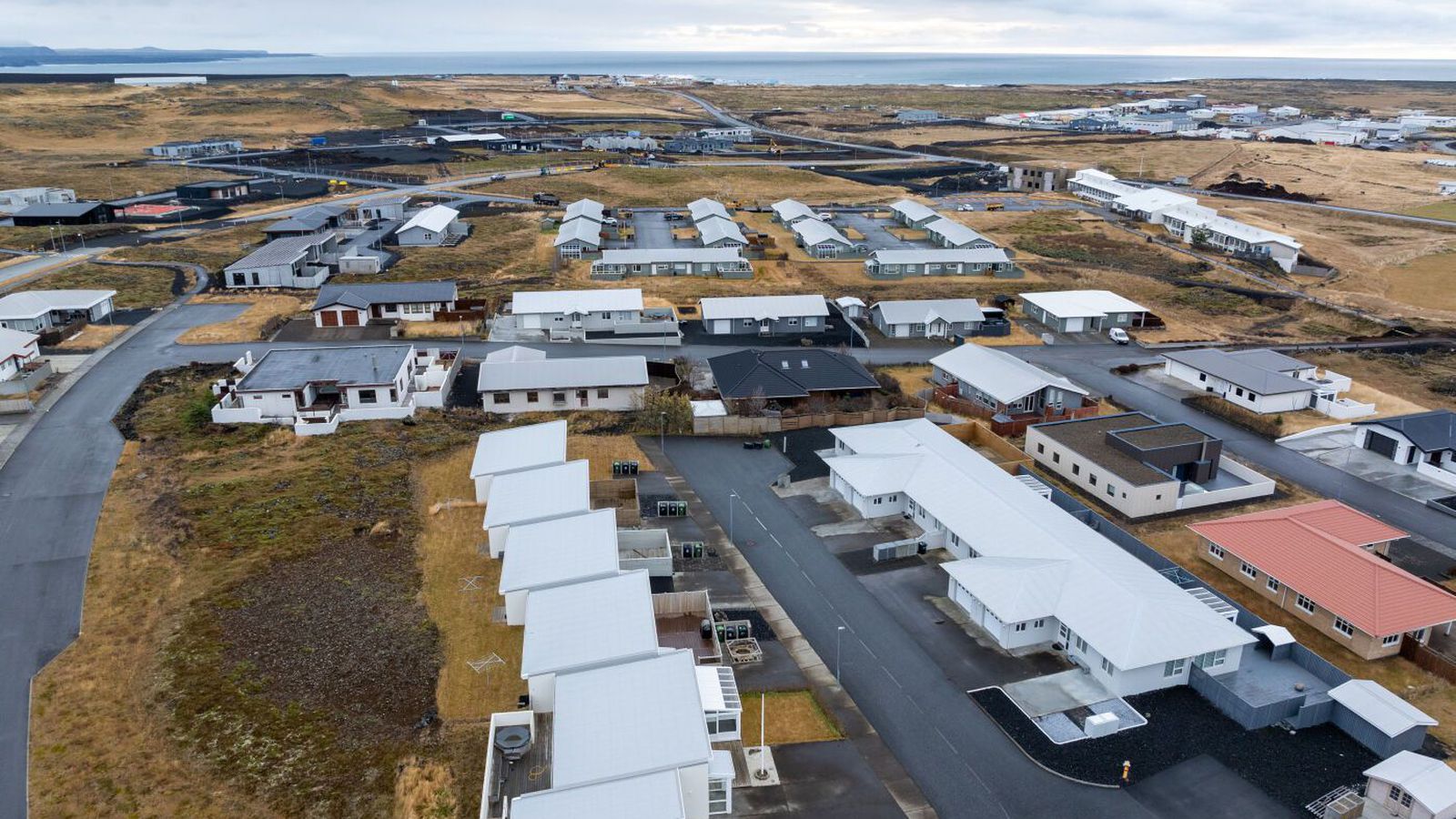 Vonar að skóla­starf verði í bænum þrátt fyrir til­mælin