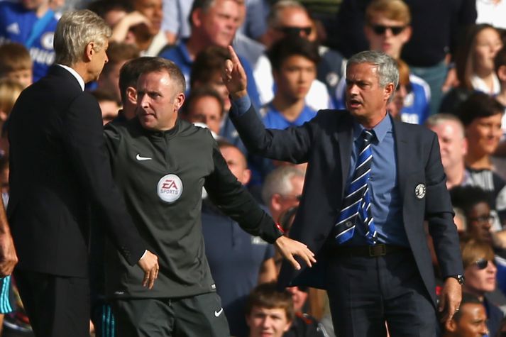 Mourinho og Wenger hafa háð töluverða baráttu á hliðarlínunni í gegn um tíðina.