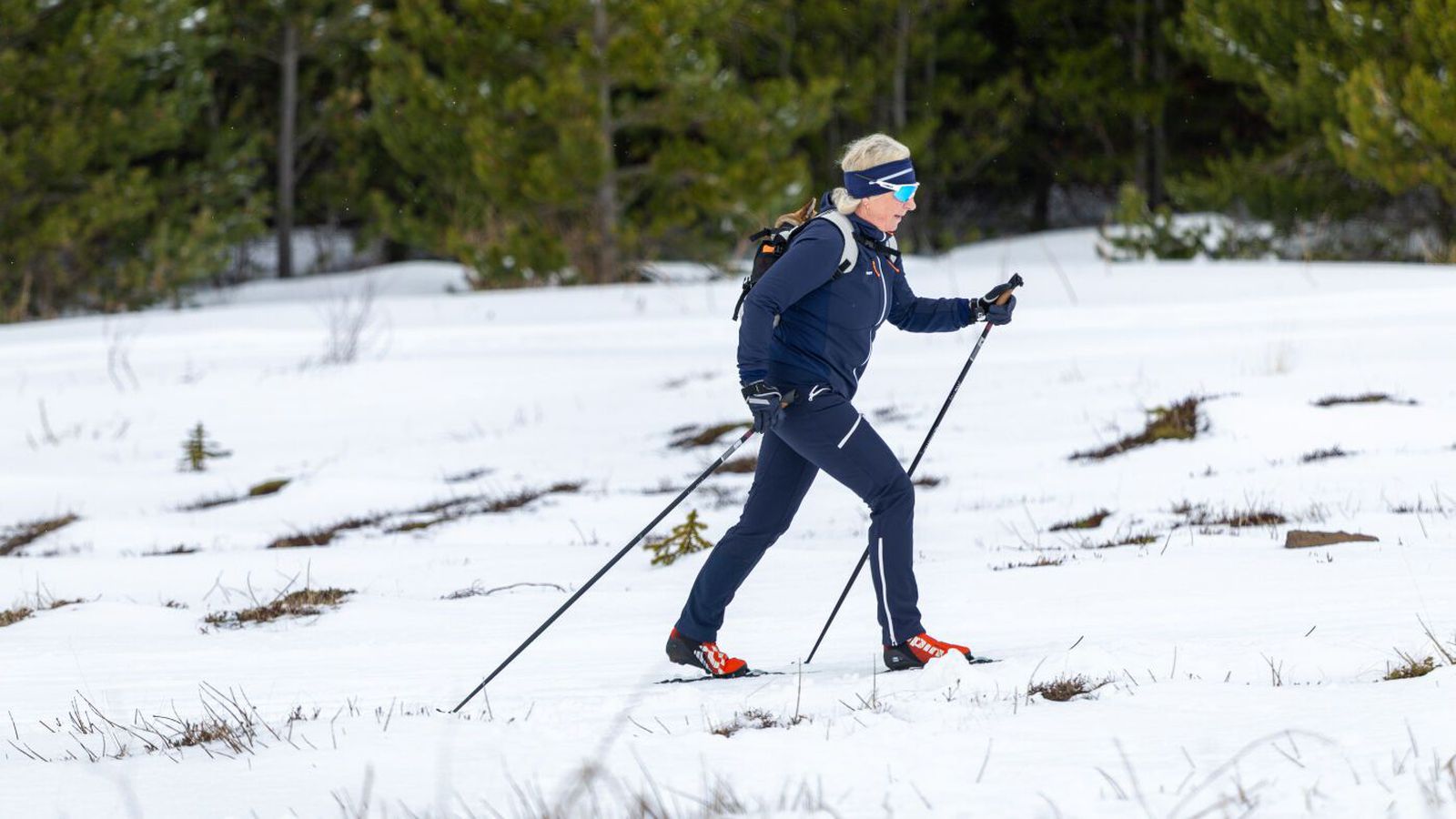 Minnkandi vindur og stöku él