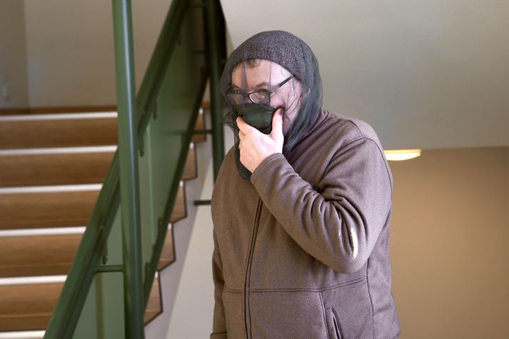 Sakborningur mætir í Héraðsdóm Suðurlands í dag og hylur andlit sitt.