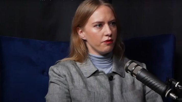 Hlédís var blaðamaður á Stundinni og mjög virk í starfi Vinstri Grænna og það er óhætt að segja að hún hafi færst talsvert mikið til í skoðunum á undanförnum árum.