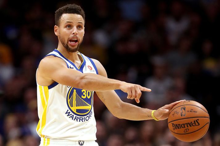 Stephen Curry og félagar notuðu reynsluna gegn ungu liði 76ers