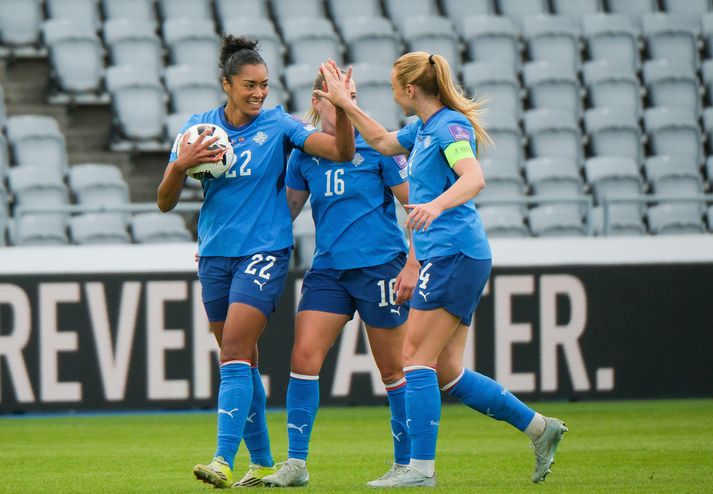 Linda Líf Boama, Hildur Antonsdóttir og Glódís Perla Viggósdóttir ætla sér á HM.