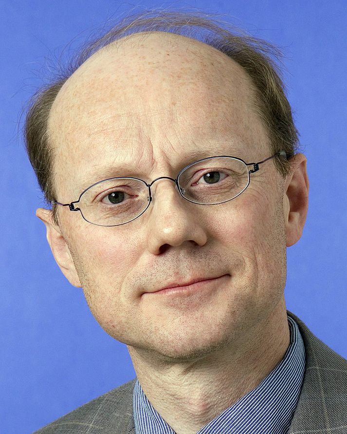 Þorbjörn Jónsson formaður Læknafélags Íslands skorar á stjórnvöld að bæta fjármagni í heilsugæslu vegna þriggja nýrra heilsugæslustöðva.