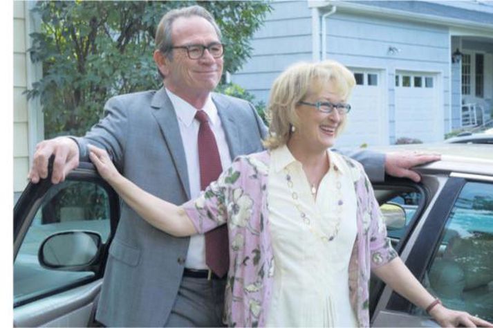 Tommy Lee Jones og Meryl Streep fara með hlutverk hjóna sem hressa upp á 31 árs langt hjónabandið með því að fara í hjónabandsráðgjöf í myndinni Hope Springs.