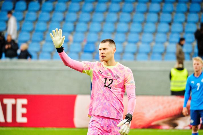 Hákon Rafn Valdimarsson var magnaður í marki Íslands gegn Eistlandi á laugardaginn.
