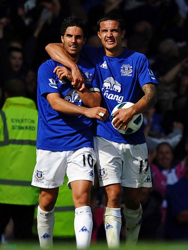 Tim Cahill og Mikel Arteta tryggðu Everton jafntefli í dag.