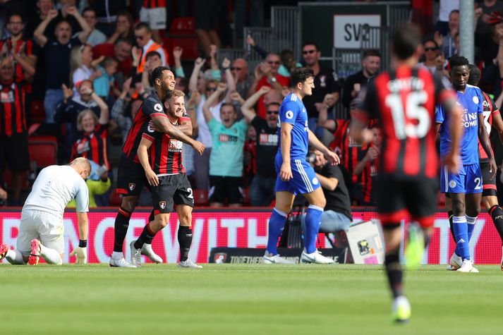 Leikmenn Bournemouth fagna marki Ryan Fraser um helgina.