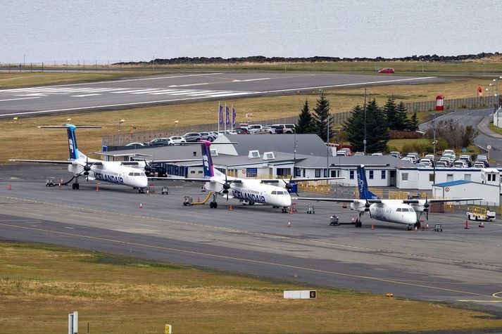 Maðurinn var ekki handtekinn á Reykjavíkurflugvelli, heldur þar sem hann lenti.