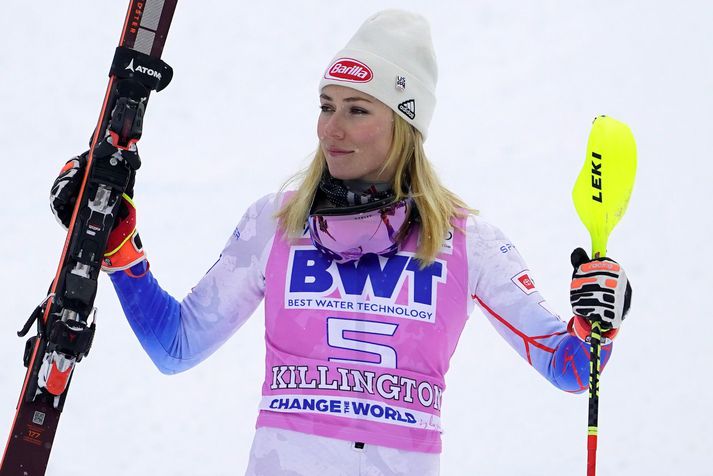 Mikaela Shiffrin fagnar sigri sínum um helgina.