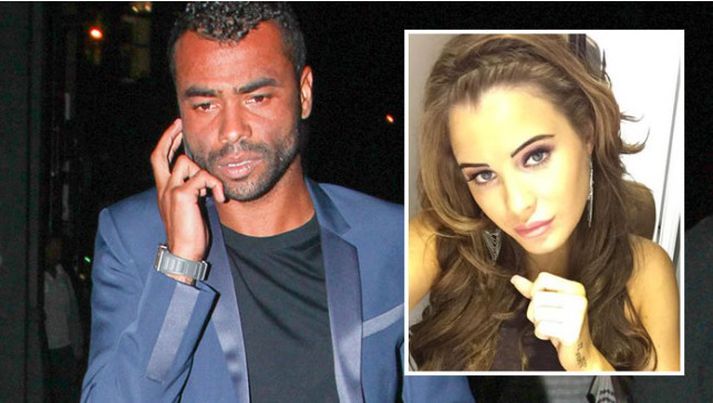 Ashley Cole, Carla Howe og umræddur hnefi.