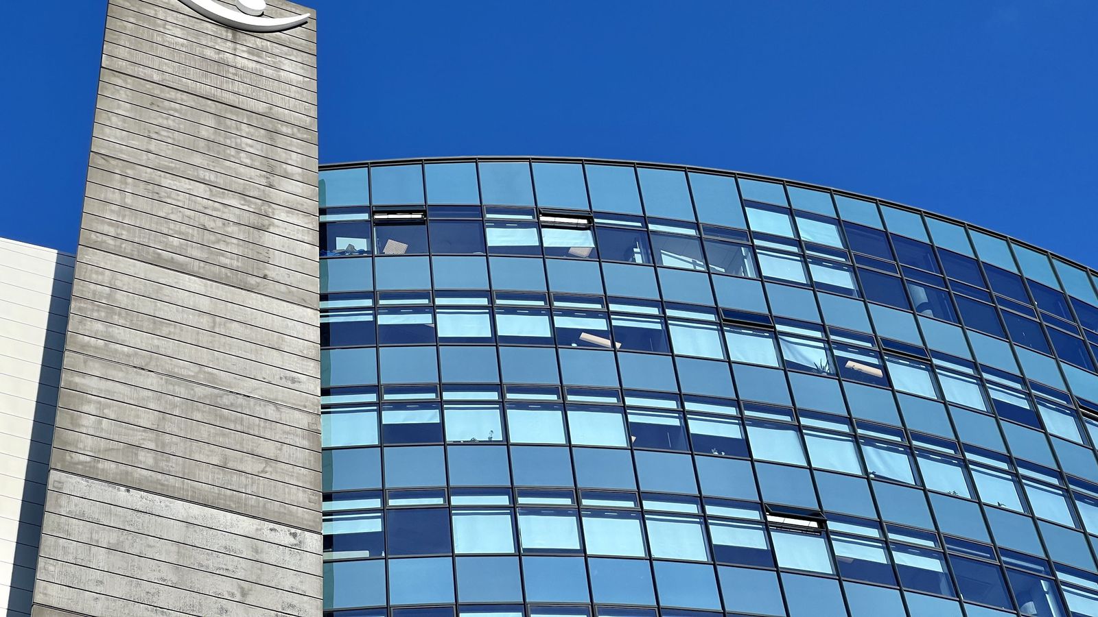 Stækkar stöðuna í Ís­lands­banka með kaupum fyrir nærri tvo milljarða