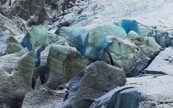 Vatnajökulsþjóðgarður er stærstur þjóðgarðanna þriggja. Í frumvarpsdrögunum er meðal annars gert ráð fyrir því að heimilt verði að rukka fyrir dvöl í þjóðgörðum og að banna megi akstur jeppa á Vatnajökli.  