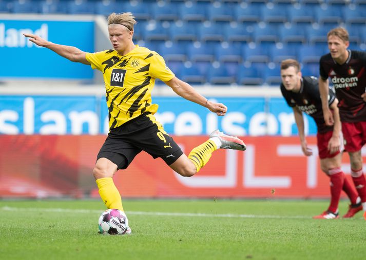 Erling Braut Håland gæti farið sömu leið og Robert Lewandowski.