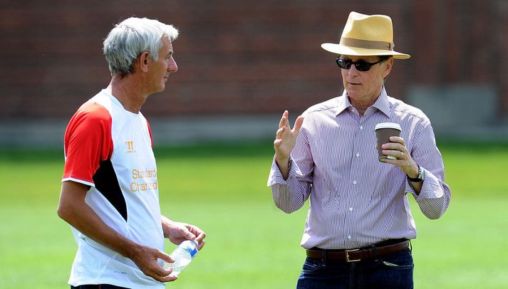 John Henry ræðir við Ian Rush.