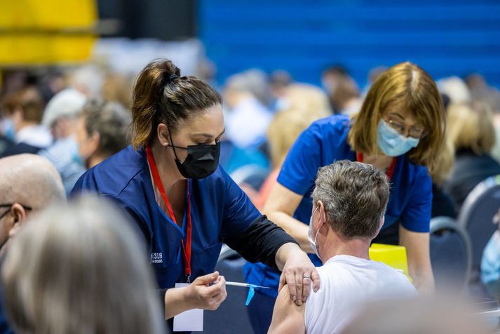 Síðasta bólusetningarvika fyrir sumarfrí er runnin upp. Bólusett verður á morgun og á miðvikudag, með bóluefnum Pfizer, Moderna og AstraZeneca.