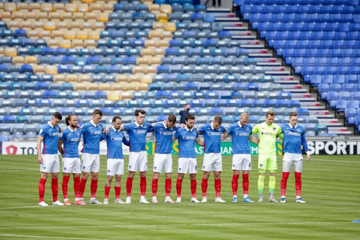 Í yfirlýsingu Portsmouth segir að félagið líði ekki hvers kyns mismunun.